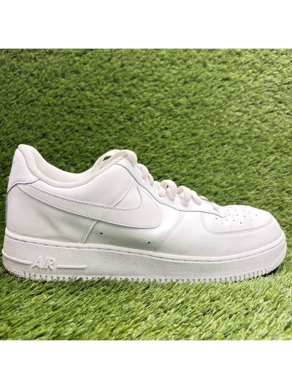 Nike Air Force 1 '07 Low Mens Size 13 White Athletic Lifestyle Shoes Sneakers